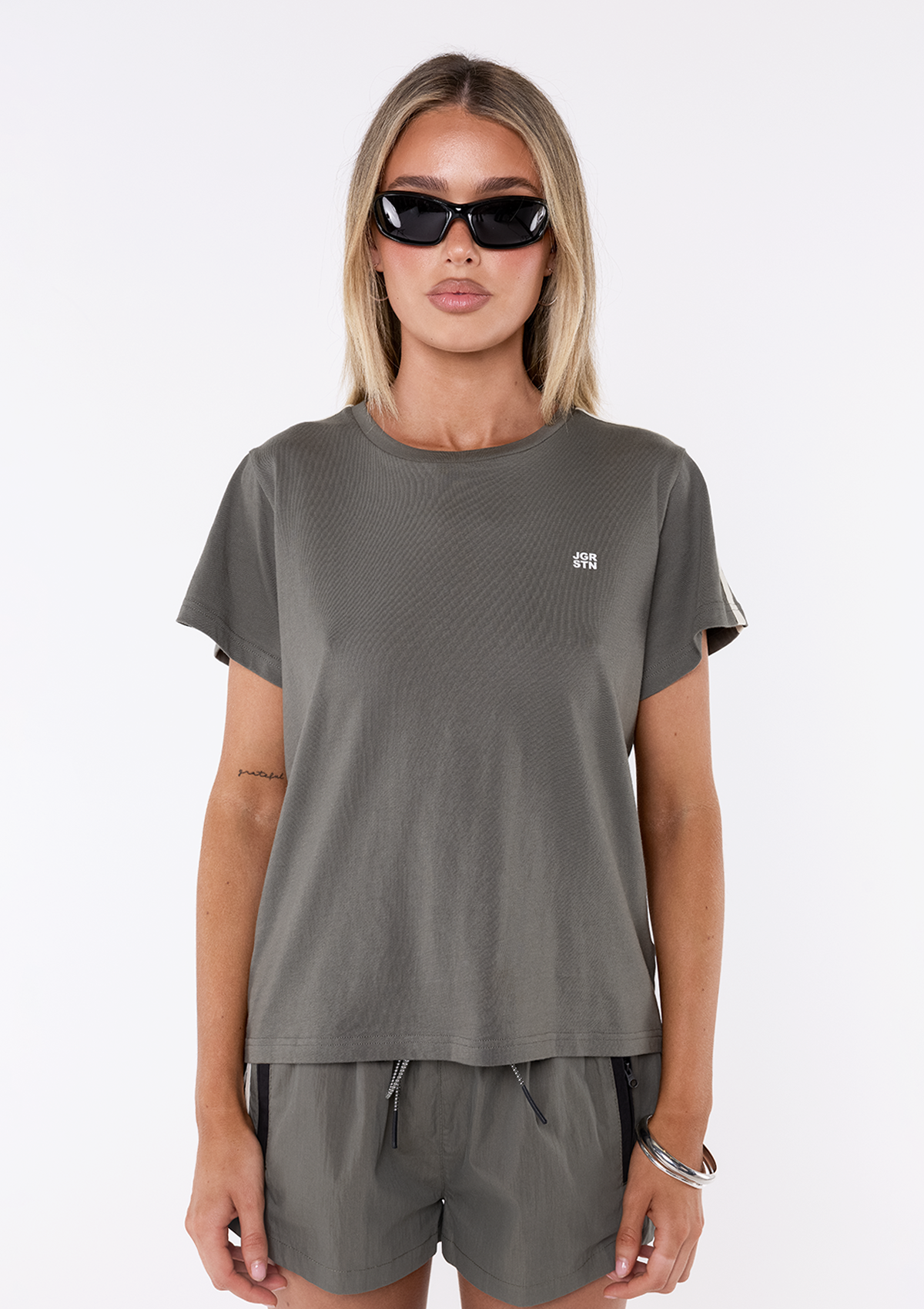 BILLIE 90'S FIT T-SHIRT